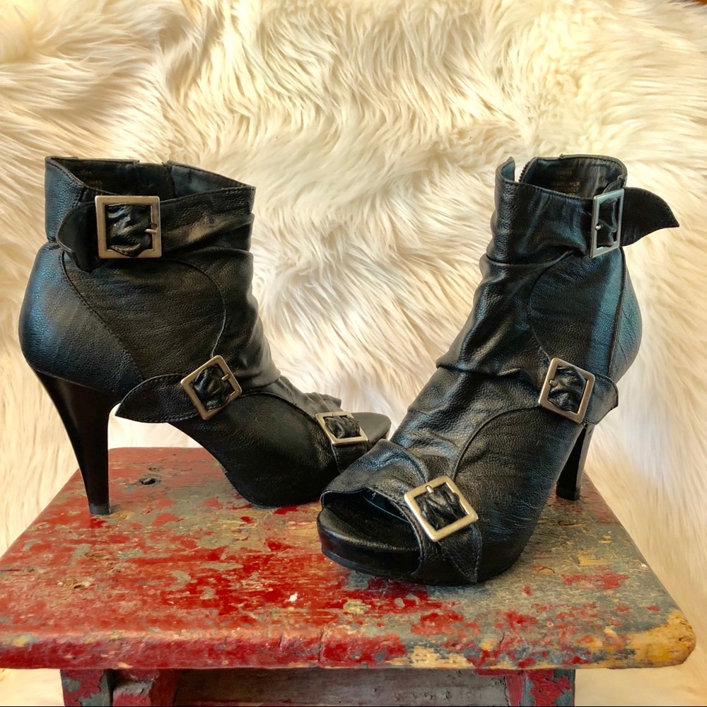 Sold. Sexy high heel shoes size 7.5